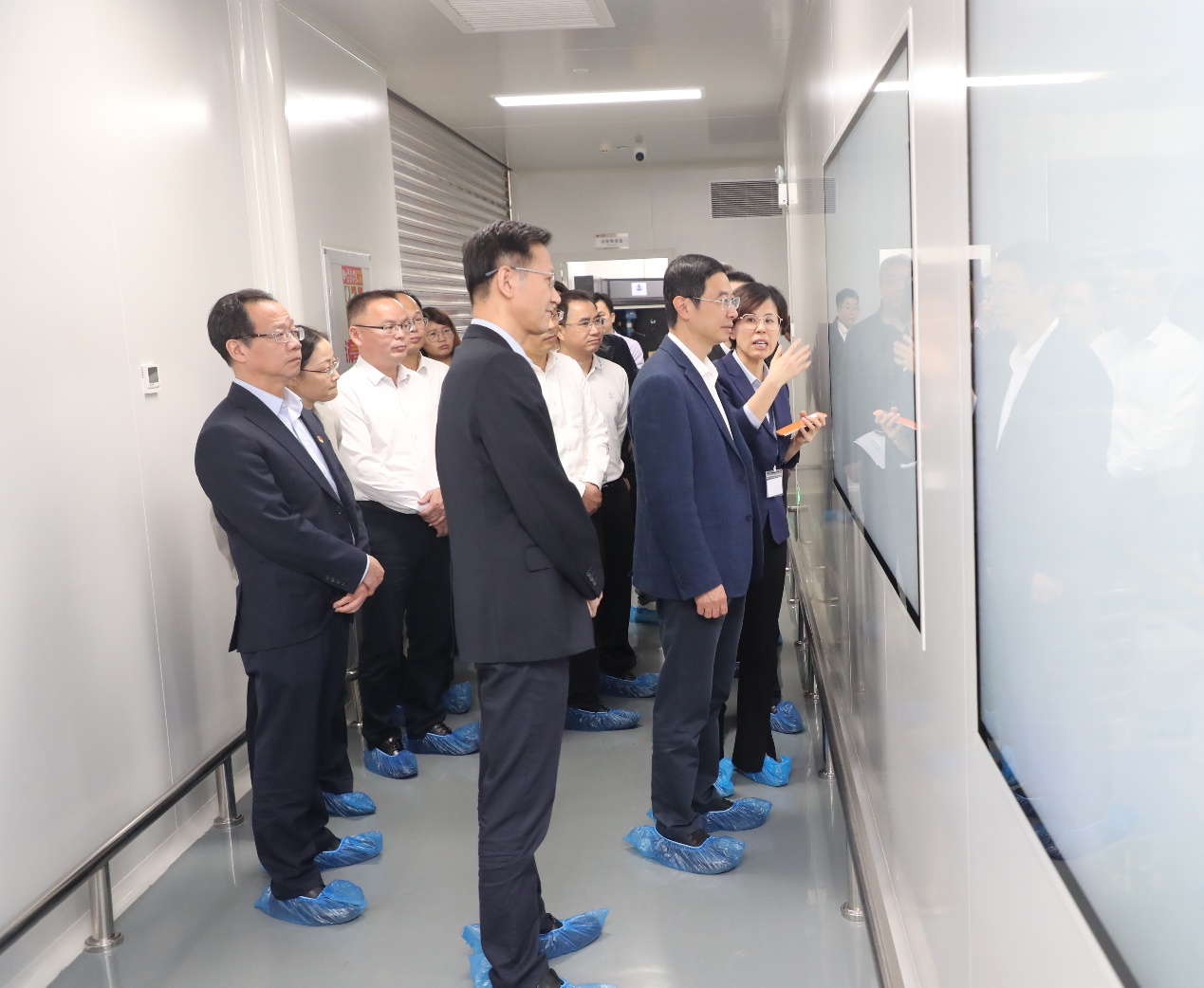 肇庆市长许晓雄调研亚星游戏官网高科：以新质生产力塑造高质量发展新优势