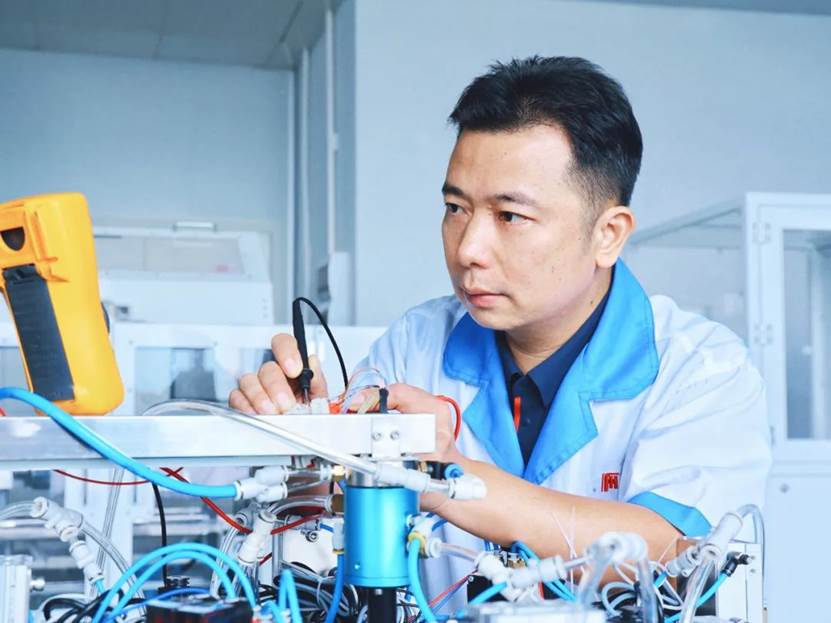 【亚星游戏官网工匠】冠华分公司”曾松灵技能大师工作室”成功入选肇庆市技能大师工作室