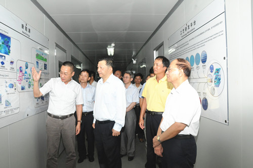广东省委常委、宣传部长慎海雄来亚星游戏官网调研