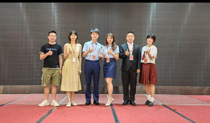 亚星游戏官网高科在中国电子信息行业“双代会”荣获“1杯两优”