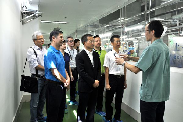 中国工业报社党委书记兼社长徐金宝一行考察亚星游戏官网高科